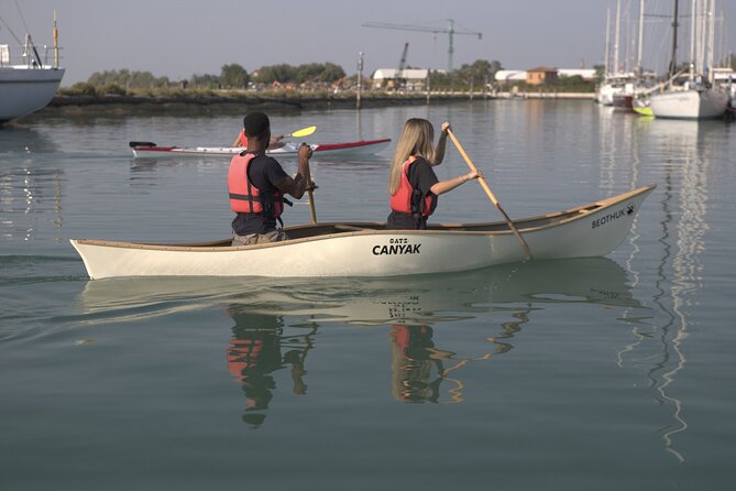2 Hour Night Kayak Tour in Venice, premium experience with sunset - The guide’s job: more than pointing at buildings