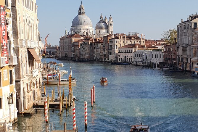 2-hour Venice Guided Walking Tour with Gondola ride - Campo San Bartolomeo and Carlo Goldoni’s Statue