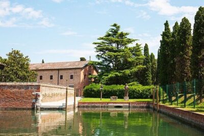 4 hours Private Boat Tour to Murano, Burano with local real guide - Sant Erasmo and the Lagoon Farms You Don’t Usually See