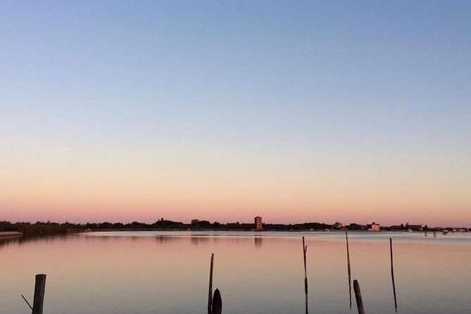 Aperitif at sunset in the Venice lagoon on a private boat. - Isola delle Vignole: old Venetian holiday life, not just a dot on the map