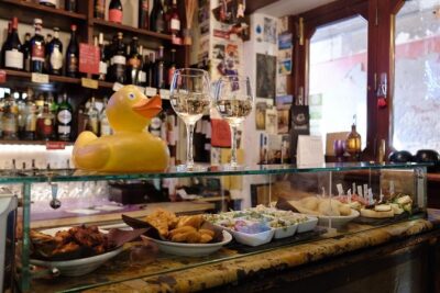 Bacaro Tour Unblended: A Pure Venice Foodie Experience - The walk through Venice’s back streets (and why it matters)