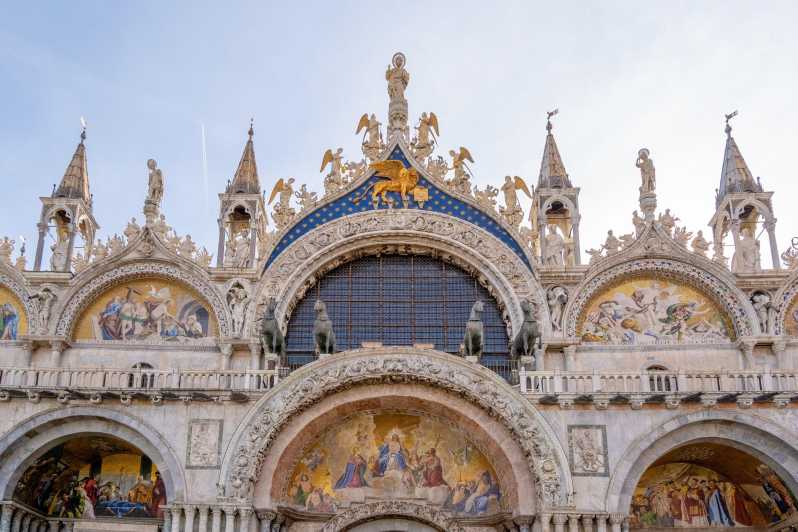 Basilica and Doge's Palace tour with Lunch & Murano - Doge’s Palace and the Bridge of Sighs: Government in Stone