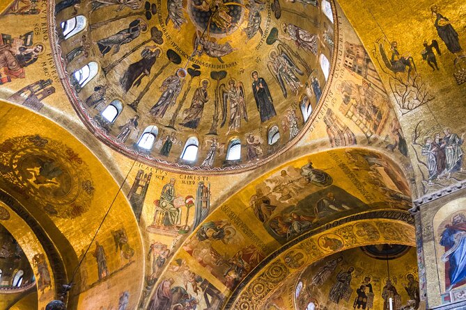 Basilica San Marco and the Pala d'Oro with Architect Guide - Cristina Caragia’s style: technical, interactive, and respectful of your pace