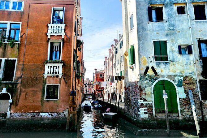 Biennale Off: Exploring External Pavilions and Collateral Events - A Two-Hour Biennale Route Without the Usual Crush