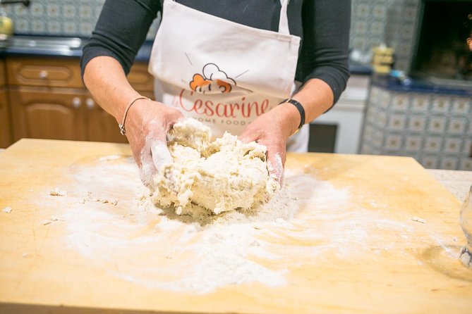 Cesarine: Small Group Pizza and Tiramisu Class in Venice - Entering a Venetian Home Kitchen (Not a Restaurant Set-Up)