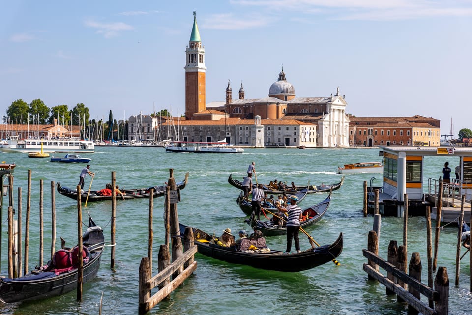 Chioggia-Venice: Day&Night Boat Transfer Round-Trip or 1-Way - Listening to the lagoon: how the free audio guide really helps