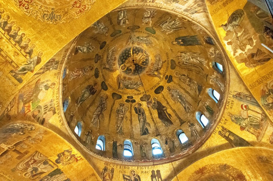 Classic Venice: 2-Hour Walking Tour with Basilica Entry - Bridge of Sighs: convicts, palace power, and a legend you’ll remember