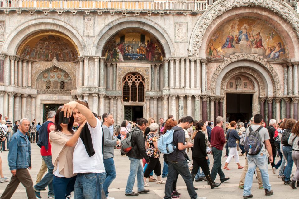 Classic Venice: 2-Hour Walking Tour with Basilica Entry - Price and value: $283.21 per group up to 9 for a guided St. Mark’s beat