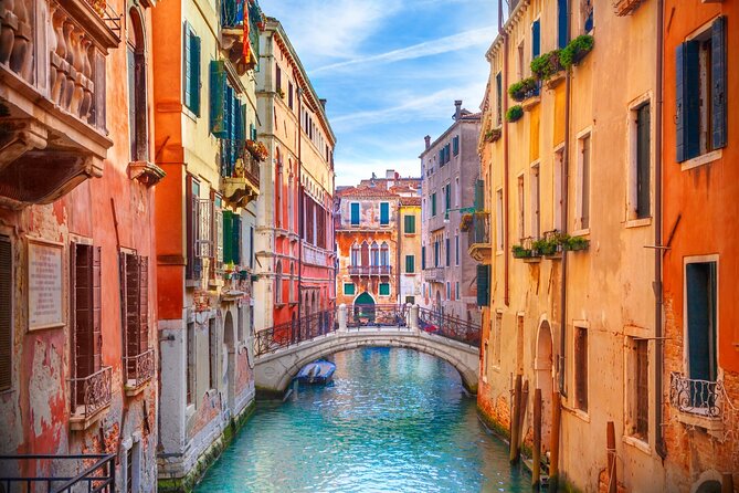 Doge’s Palace Tour, Prisons, Bridge of Sighs & Gondola Ride - Entering Palazzo Ducale: what you’ll actually see in about an hour