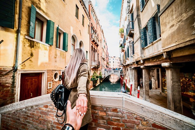 Ducal Venice, Historical Walking Tour & Skip the line Doge's Palace - Basement Prisons and the Bridge of Sighs: When the Story Gets Dark
