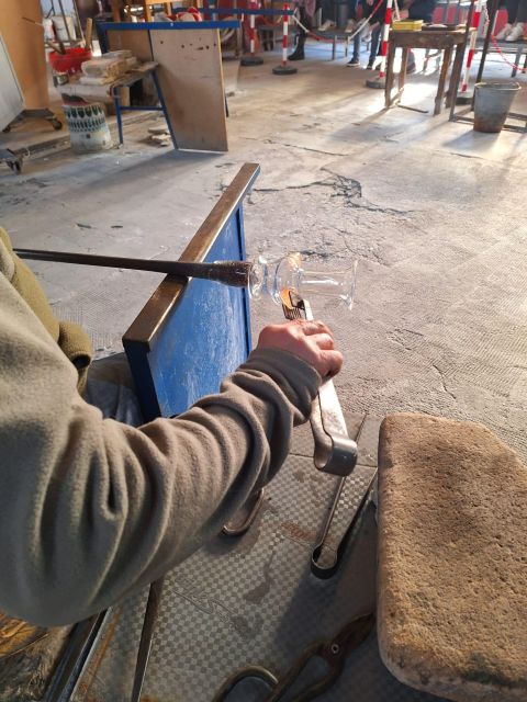 Ellegi Murano Glass: The Art of Tradition - What you actually see: furnace, blowing, and molding