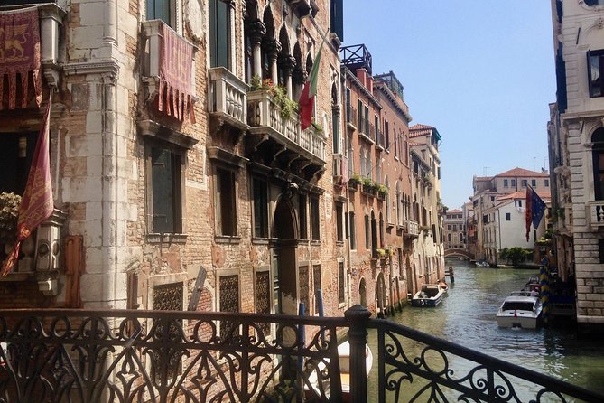 Exclusive Private Venice Jewish Ghetto Tour - Fondamenta Cannaregio: crossing a gate into the old rules