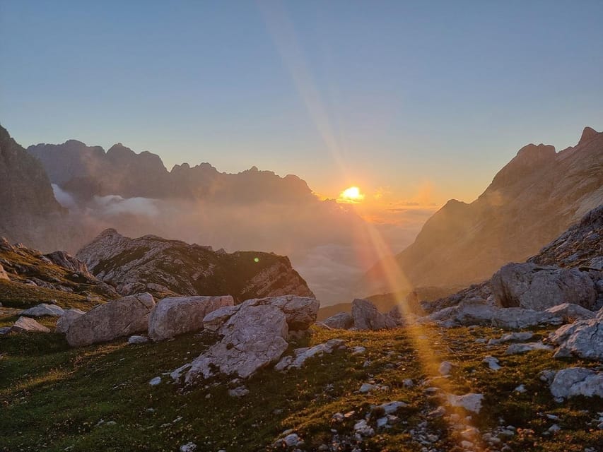 From Venice: Lakes of the Dolomites Tour - Lago di Braies: A Short Trek With Big Reward