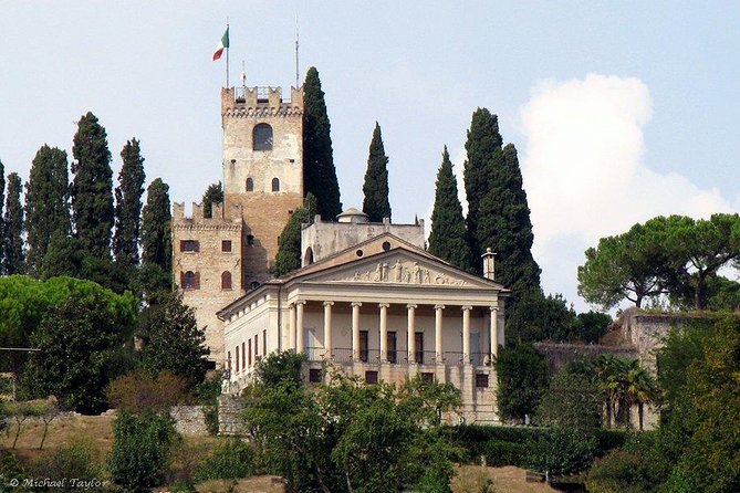 From Venice: Private Tour of Verona - Duomo area and Piazza delle Erbe: architecture + street life in one flow