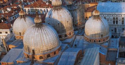 Full Venice Walking Tour: Doge's Palace and St. Mark's - How Venice works on the outside: Clock Tower and Procuratie context