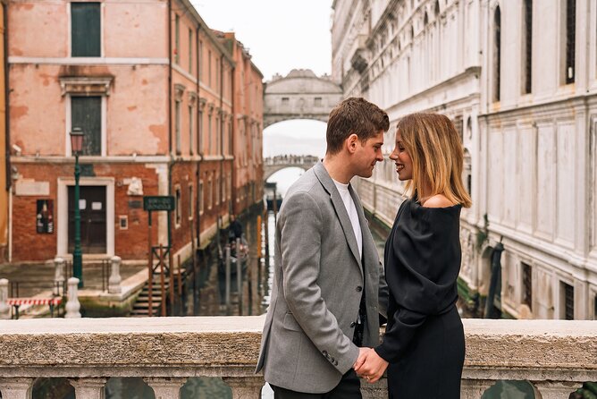 Glam photoshoot in hidden Venice! (up to 4) - Stop 4: Ponte di Rialto for the Final Full-Stop Photos