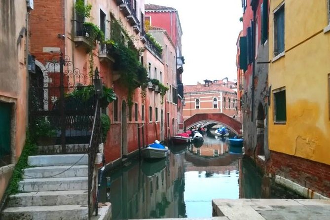 Guided Tour of the Jewish Ghetto in Venice with Cannaregio & Synagogues Visit - Why the Jewish Ghetto and Cannaregio feel calmer than the usual Venice route
