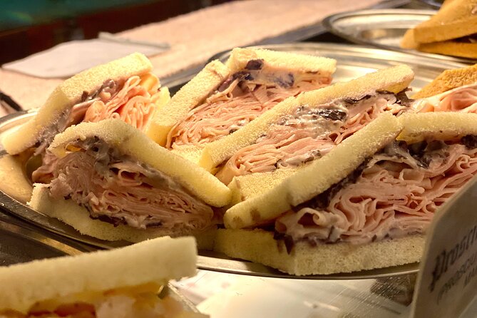 Guided Venice Street Food Tour and City Sightseeing - Rialto Street Food: Why This Walk Works So Well in Venice