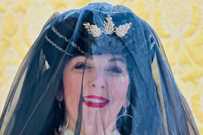 Historical Journey and Dress up Experience in Venetian Carnival - Stop 1 at the atelier: Sogno Veneziano and the craft behind the masks