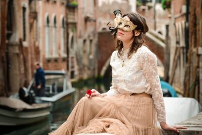 Luxurious Photoshoot in Venice - Rialto Bridge: your first iconic shot without guesswork