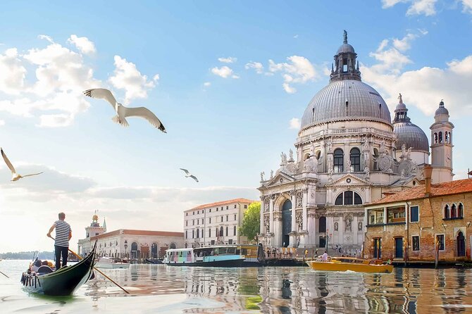 Magical Gondola Journey: Explore Venice's Grand Canal in Style! - Shared gondola reality: five people, no seat choice, and no commentary