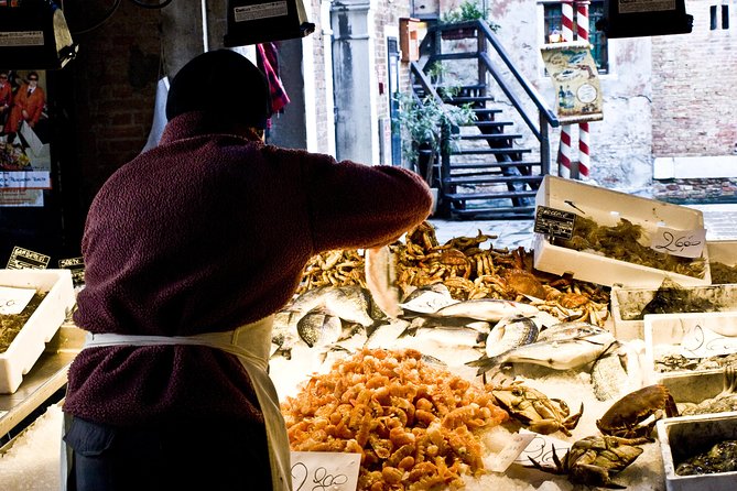 Market Tour and Dining at a Local's Home in Venice - Walking through local food shops with a Cesarina (and why the neighborhood matters)