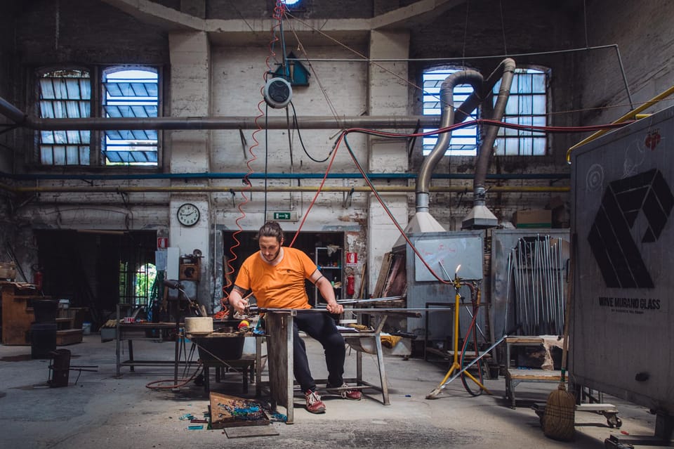 Murano: Glassblowing Workshop for Beginners - Handling 1000°C Molten Glass: The Heat, the Sleeve, the Coaching