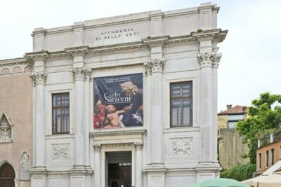 Private 2-hour Walking Tour of Accademia Gallery in Venice with private guide - Meeting at Calle della Carità: simple logistics that save energy