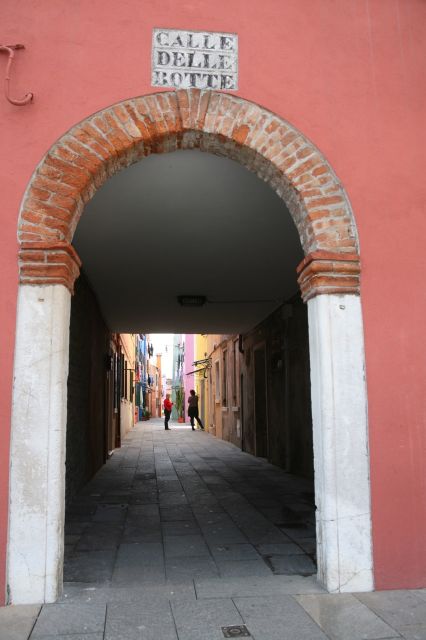 Private 4 hours North Lagoon: Traditional Venetian Boat Tour - Why a North Lagoon boat tour feels different from Venice by foot