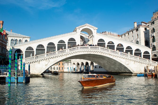 Private Arrival Transfer: Venice Train or Bus Stations to Venice Hotels - Skip the taxi lines: what you get from this Venice arrival transfer