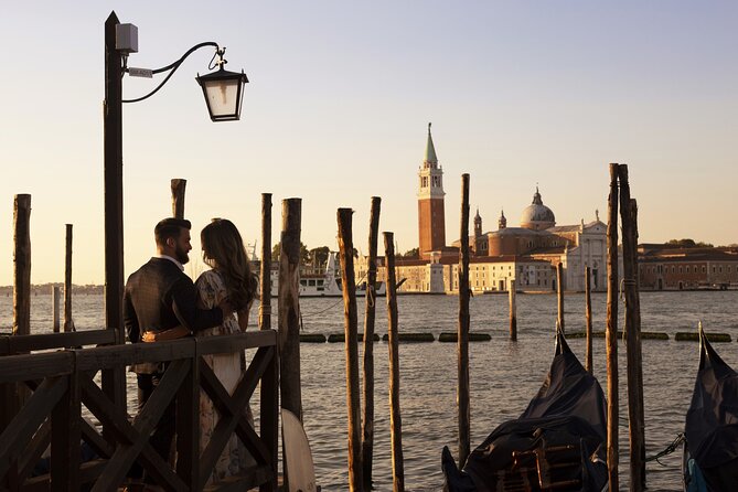 Private Gondola Ride and Photoshoot - A Pro-Camera Venice Photo Session From St. Mark’s to Rialto