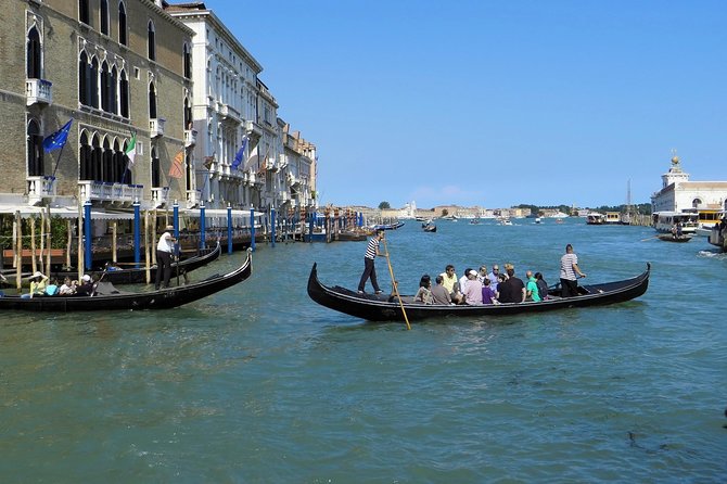Private Gondola Serenade with Music - Private Means Private: How Capacity Can Make or Break the Moment