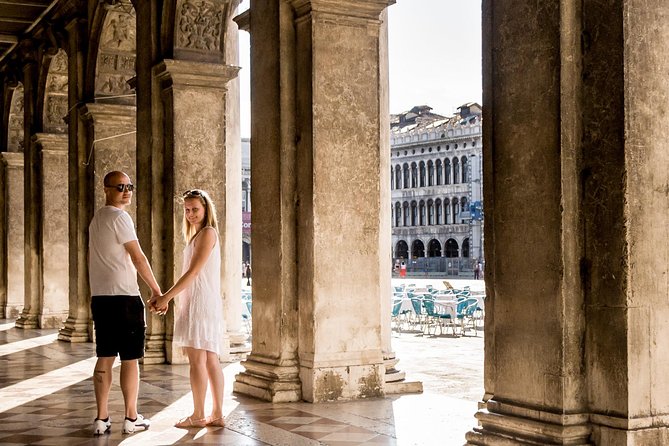 Private Photo Shoot & walking tour - Dress code and walking comfort: how to be camera-ready without suffering