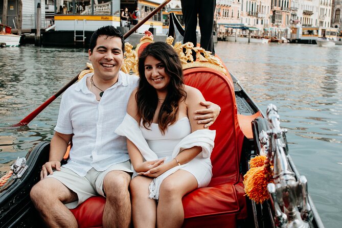 Private Photoshoot Experience in Venice - Transport and extra costs: gondola or taxi isn’t automatic