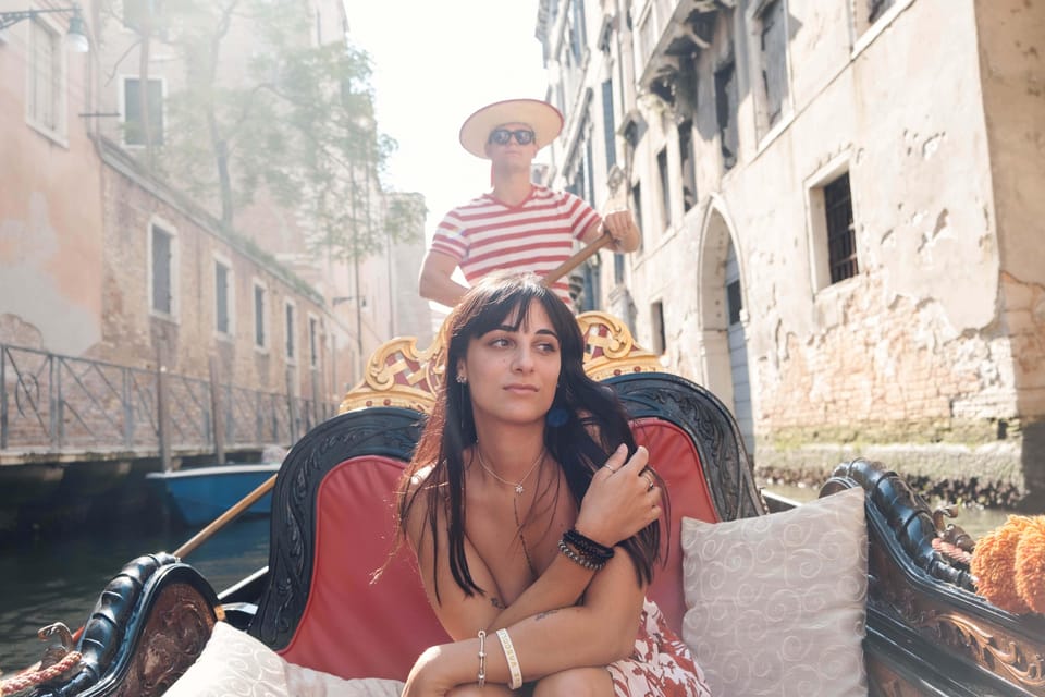 Private Photoshoot of Your Gondola Ride in Venice - Key things you’ll care about