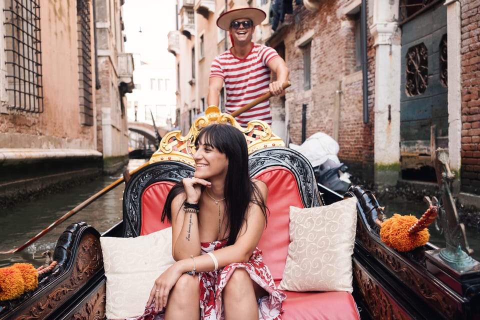 Private Photoshoot of Your Gondola Ride in Venice - Private gondola photos that don’t depend on good luck