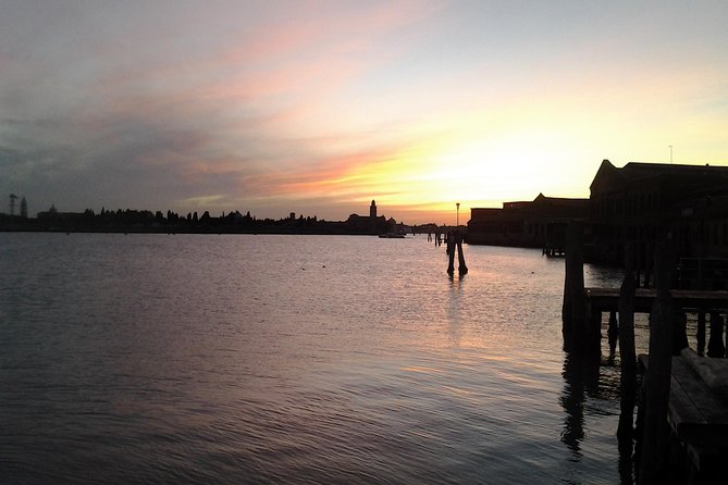 Private Tour: Venice Walk, Gondola, and Private Boat Tour ending on Murano Island with Venetian Lunch and Glass Factory Visit - Rialto Quick Hit and the Grand Canal Gondola Ride