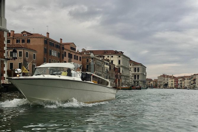 Private transfer from hotel in Venice To VCE airport - The Private Water Taxi Leg to Piazzale Roma (Where Venice Gets a Real Send-Off)