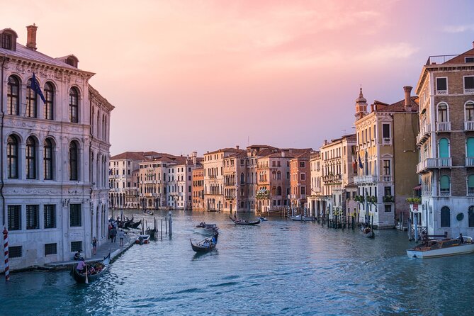 Private Venice 2 hrs Tour: Boat & Walking Tour with food tasting - What timing and group size mean for your day