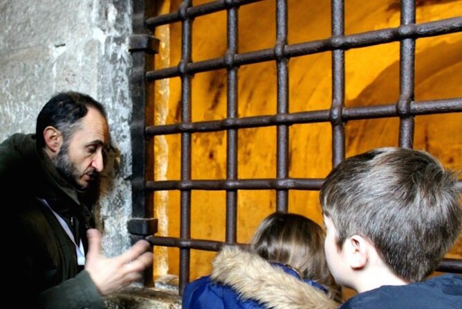 Private Venice Family Tour with Saint Mark’s & Doge’s Palace - Palazzo Ducale: Doge power, courtrooms, prison, and the Bridge of Sighs