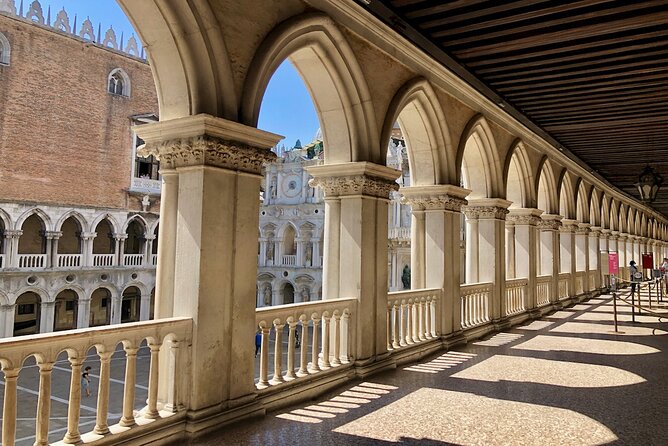 Private Venice Family Tour with Saint Mark’s & Doge’s Palace - Treasure-hunt booklets, prizes, and why kids stay focused