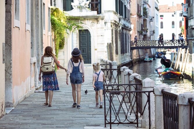 Private Venice Tour with a Local, Highlights & Hidden Gems, 100% Personalised - Stop 5: A Secret Canal-Side Pier With Rialto in View