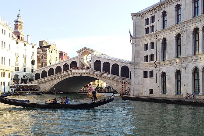 Private Venice walking tour plus Murano island lunch and glass factory visit - How the Grand Canal crossing makes the day feel complete