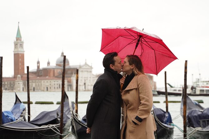 Professional Photoshoot in Venice - Why a private Venice photo shoot beats the phone-on-a-tripod plan