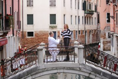 Professional Photoshoot in Venice - Rialto: the quick-hit Venice backdrop that makes photos pop