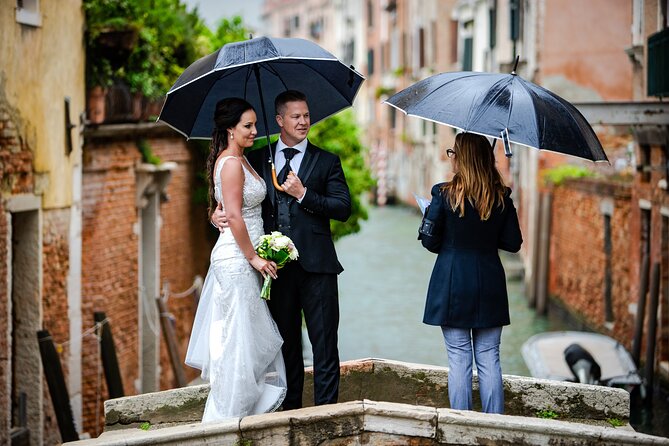Professional Photoshoot in Venice - Practical planning tips: crowds, weather, and the €5 access fee