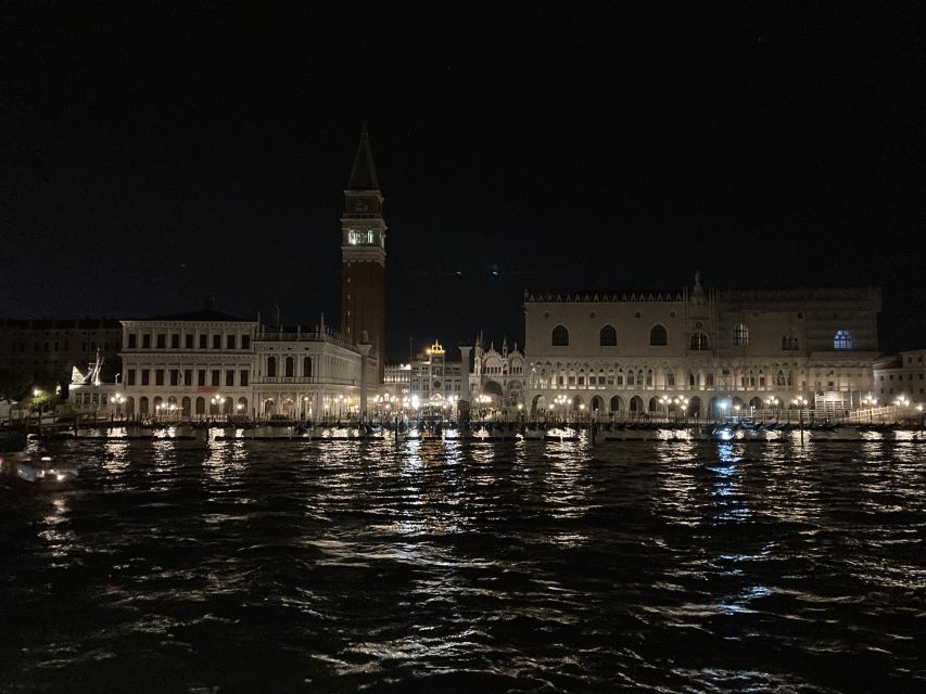 Punta Sabbioni - Venice at Sunset: Boat Tour with Aperitif - Aperitif on the water: Prosecco, biscuits, and when to grab photos