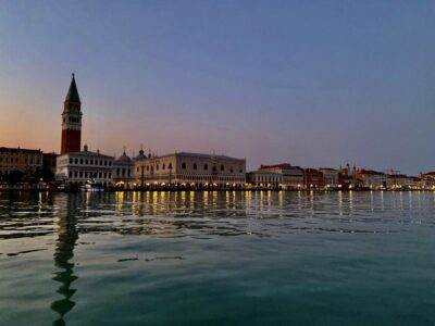 Punta Sabbioni - Venice at Sunset: Boat Tour with Aperitif - The 19:00 departure: cruising the Giudecca Canal to Venice