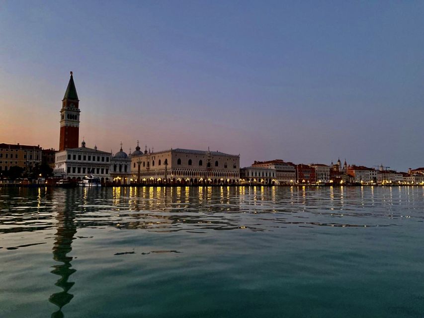 Punta Sabbioni - Venice at Sunset: Boat Tour with Aperitif - The 19:00 departure: cruising the Giudecca Canal to Venice