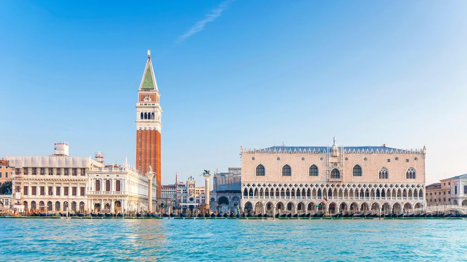 Ravenna Port to Venice with Deluxe Tour by Boat and Gondola - Doge’s Palace views: government power from the waterfront